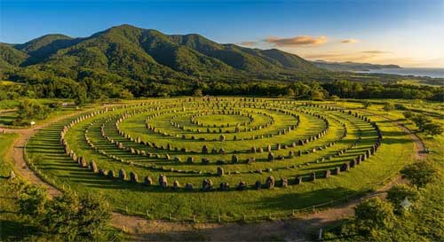 Vista aérea del círculo de piedras del yacimiento Sannai-Maruyama en Hokkaido