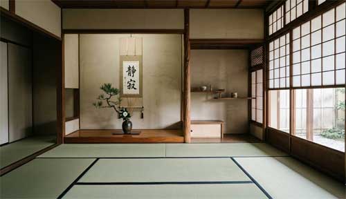 Interior tradicional japonés con Tatami y Tokonoma