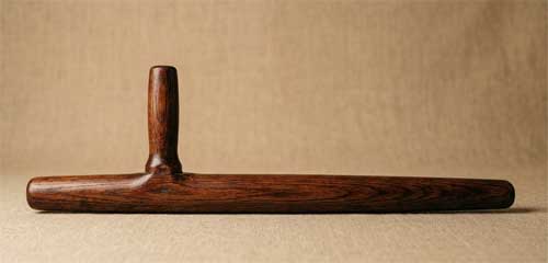 Tonfa tradicional de madera de roble rojo