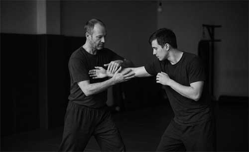 Practicantes de Systema en ejercicio de fluidez