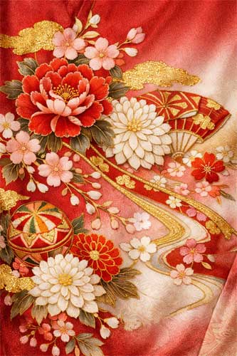 Detalle de un kimono con técnica Yūzen mostrando colores vibrantes