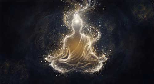 Silueta luminosa de una mujer meditando que se transforma en luz pura, simbolizando la liberación espiritual más allá de la forma física